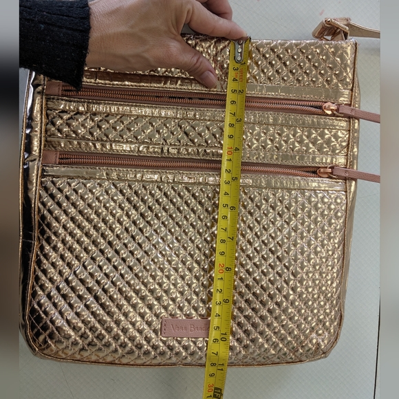 GENTLY USED ROSE GOLD VERA BRADLEY QUILTED CROSSBODY BAG & CARD HOLDER - Picture 10 of 16